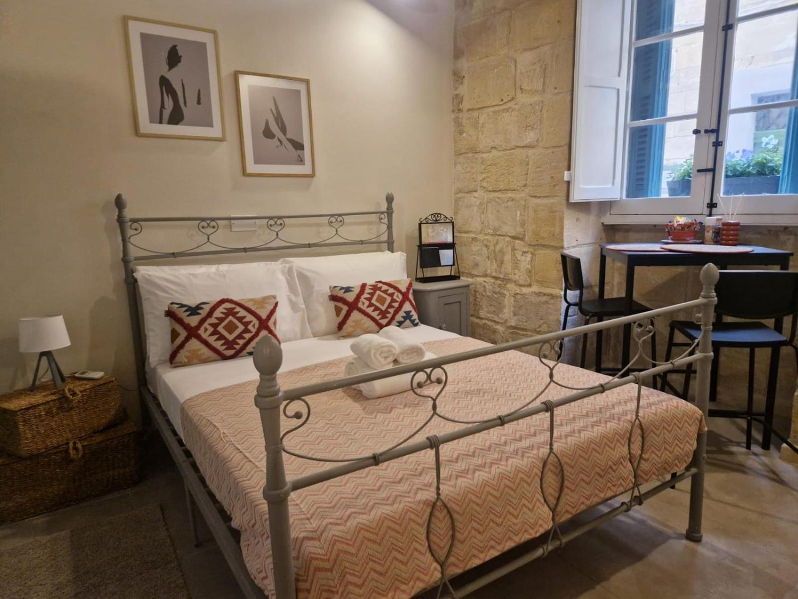 12 -16 , Pacifiku Scicluna Birgu Exterior photo