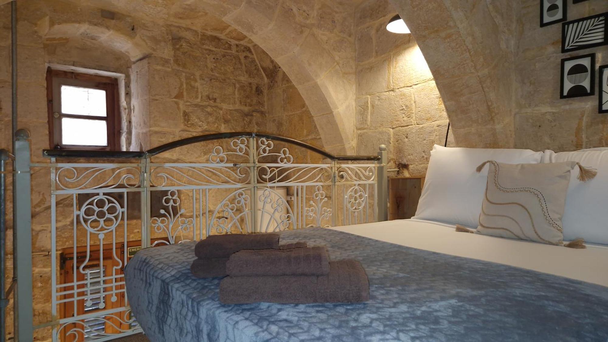 12 -16 , Pacifiku Scicluna Birgu Exterior photo
